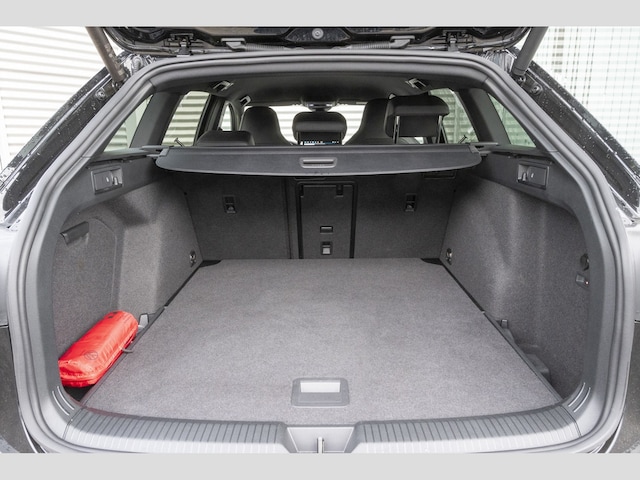 Volkswagen Golf R-Line Variant