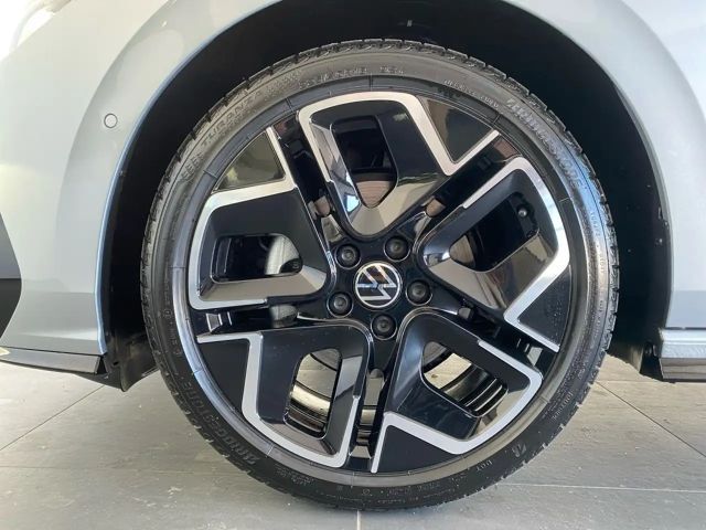 Volkswagen Golf 1.5 eTSI DSG IQ.Drive R-Line