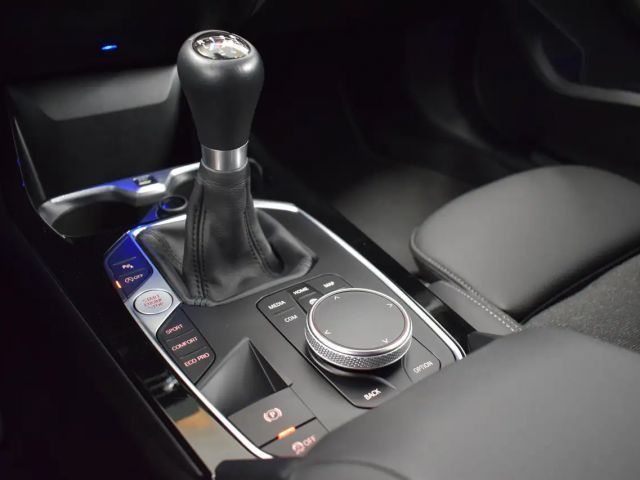 BMW 118 118i Sedan Sport Line