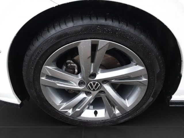 Volkswagen Golf 1.5 eTSI DSG R-Line Style