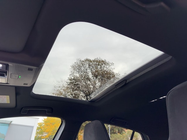 Volkswagen Golf DSG IQ.Drive R-Line