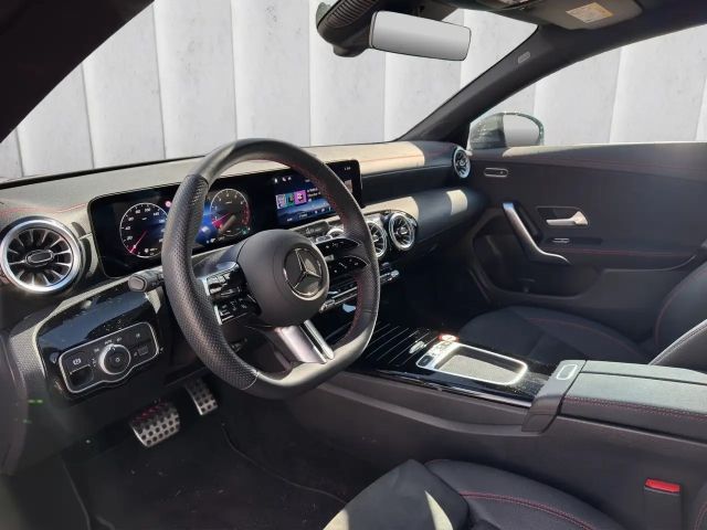 Mercedes-Benz CLA 180 AMG Line