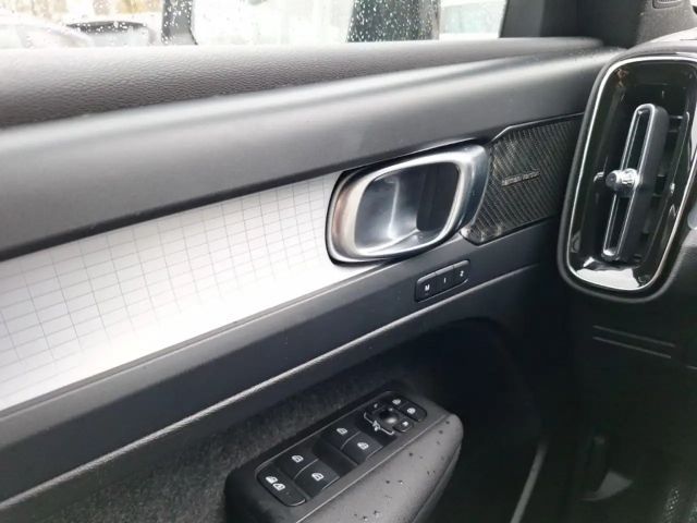 Volvo XC40 Dark Plus