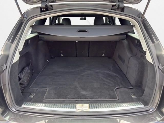 Mercedes-Benz E 220 AVANTGARDE