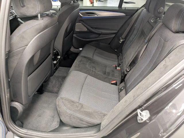 BMW 530 530e M-Sport Sedan xDrive