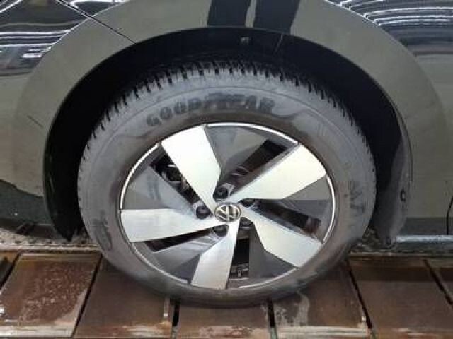 Volkswagen Passat 1.5 eTSI Business Variant