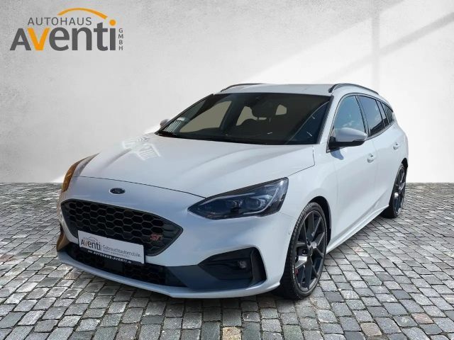 Ford Focus ST Line