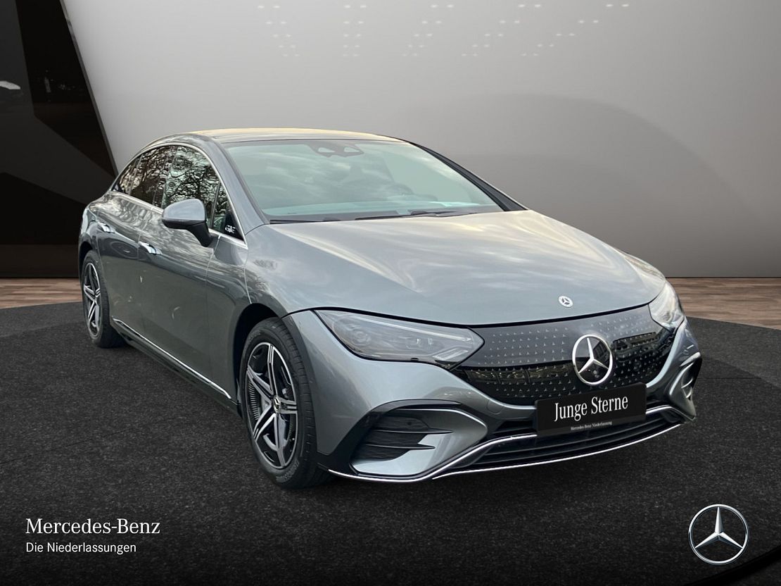 Mercedes-Benz EQE 300 Sedan