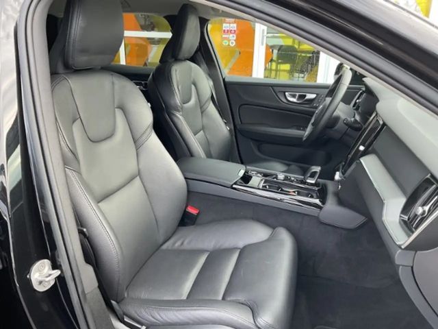 Volvo V60 AWD Dark Plus T6