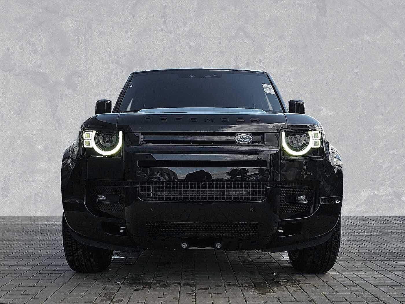 Land Rover Defender 110 Dynamic SE