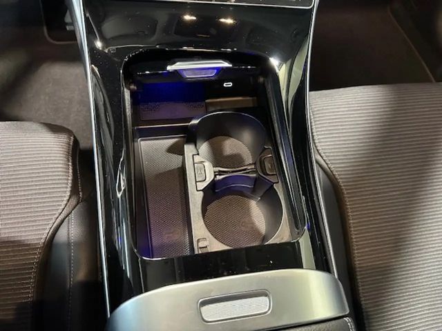 Mercedes-Benz C 300 4MATIC AVANTGARDE Sedan