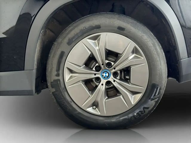 BMW iX1 xDrive30