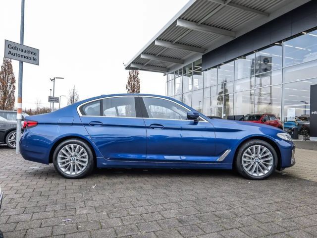 BMW 530 530e Luxury Line Sedan