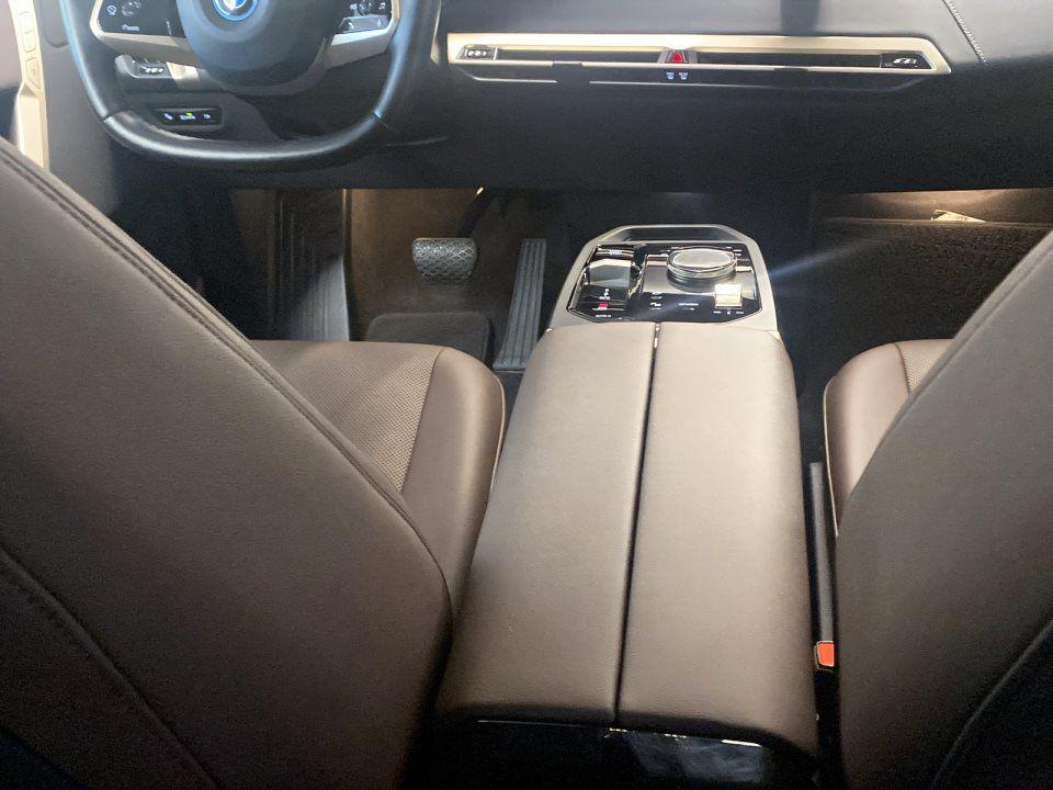 BMW iX xDrive40