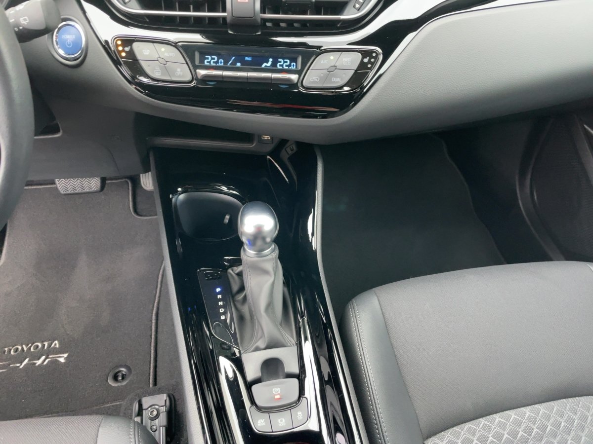 Toyota C-HR 5-deurs Team D