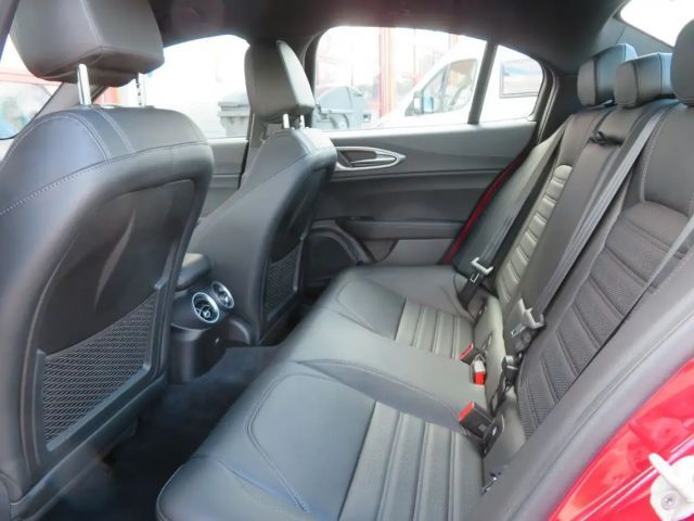 Alfa Romeo Giulia AT8 Q4 Veloce