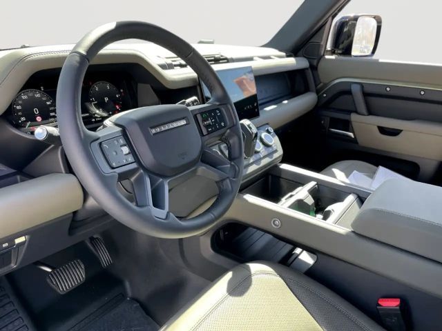 Land Rover Defender 110 D250 Dynamic SE