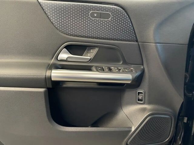 Mercedes-Benz B 180 Progressive