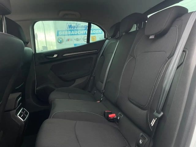 Renault Megane EDC TCe 140 Zen