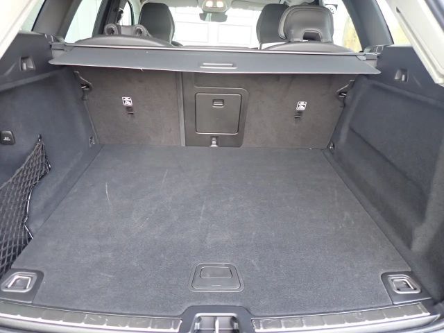 Volvo XC60 AWD Dark Plus