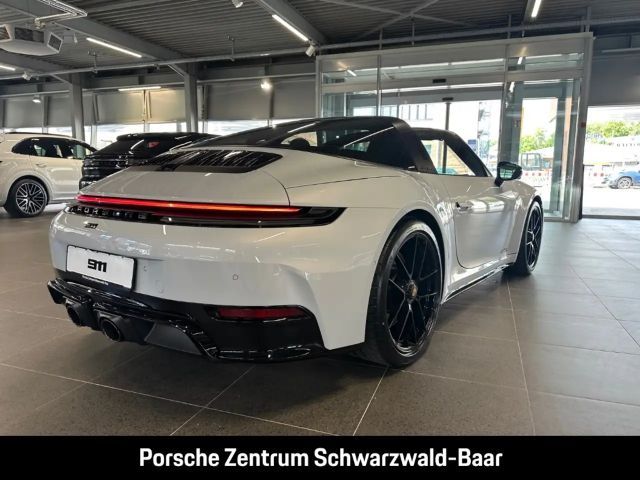 Porsche 992 4 Coupé GTS Targa