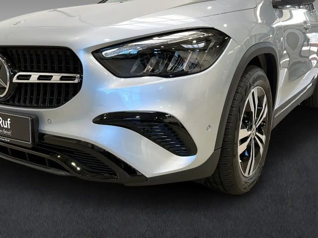 Mercedes-Benz GLA 200 Progressive
