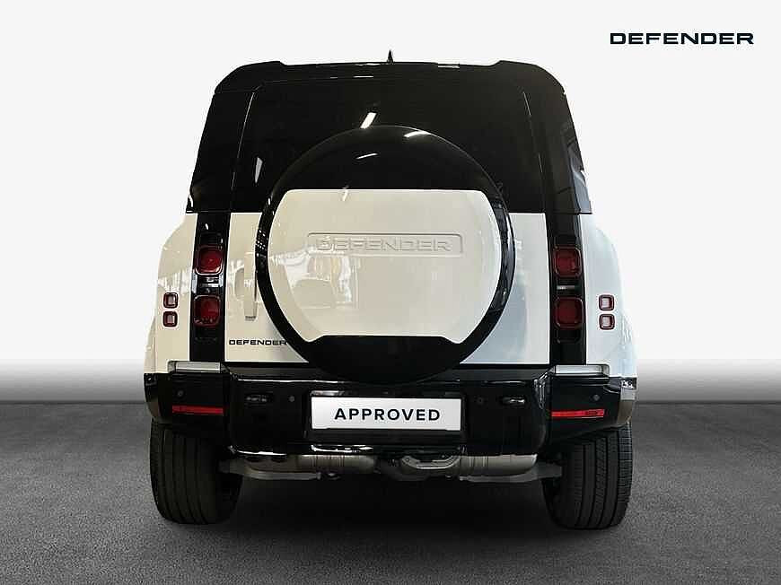 Land Rover Defender 110