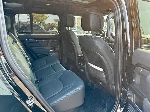 Land Rover Defender 110