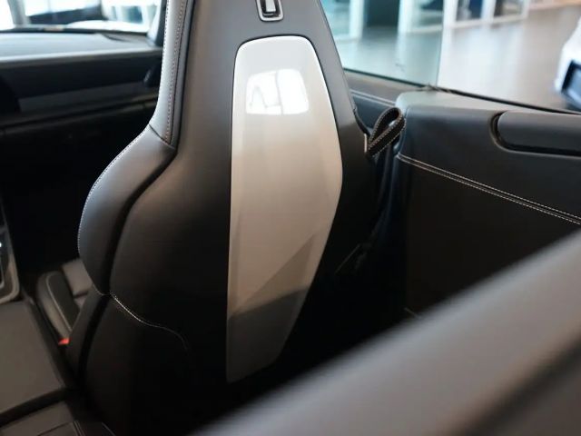 Porsche 992 Cabrio Carrera GTS