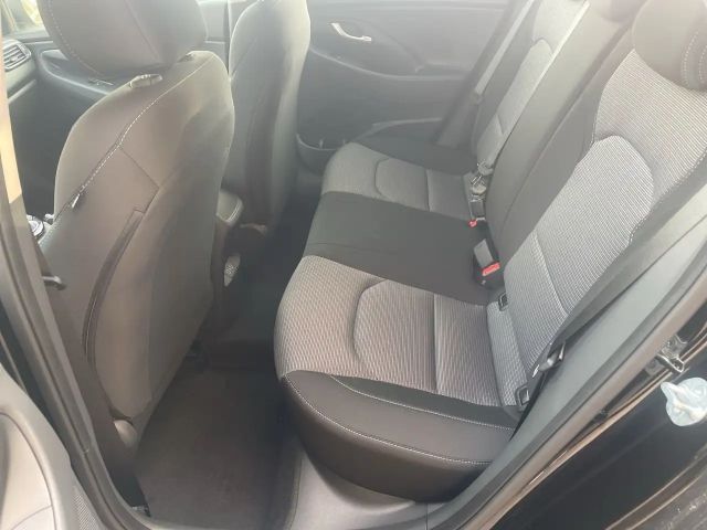 Hyundai i30 Family *NAVI*SITZHEIZUNG*KAMERA*