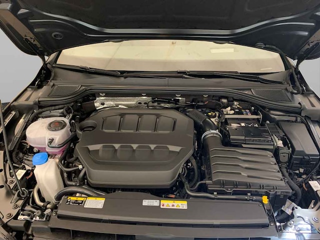 Volkswagen Golf Golf R BLACK AKRAPO*270*PANO*AHK*DCC*360