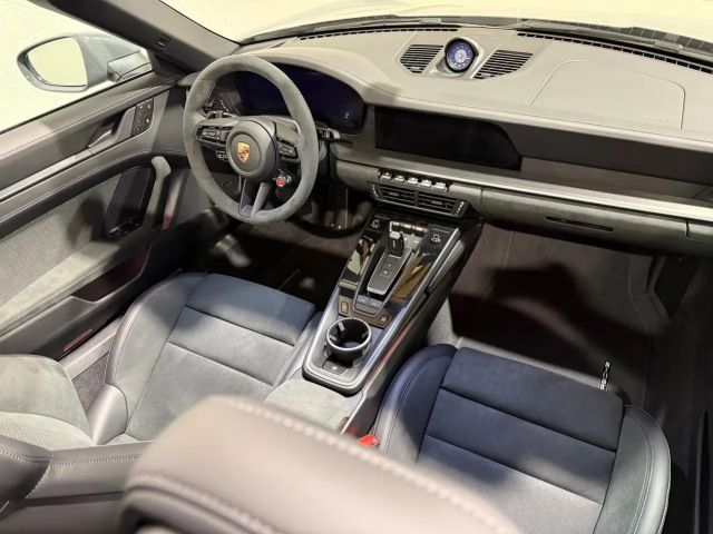 Porsche 992 4 Cabrio GTS Targa