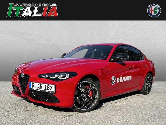 Alfa Romeo Giulia AT8 Q4 Turbo