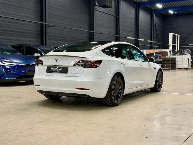 Tesla Model 3 Performance