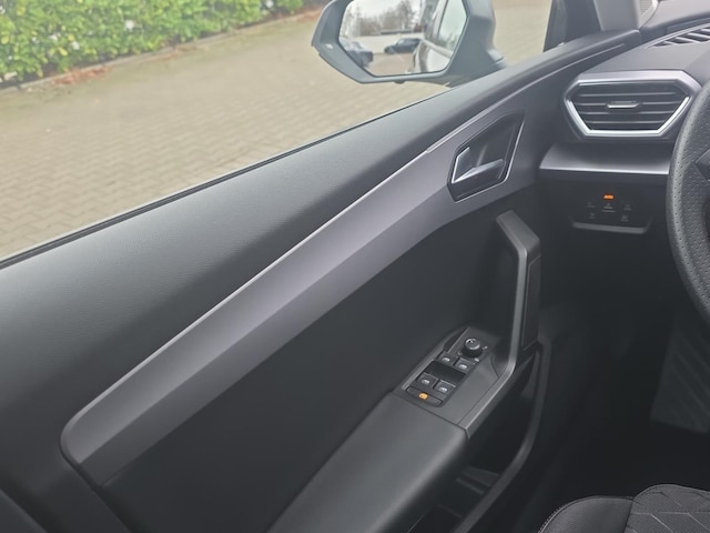 Seat Leon 1.5 eTSI FR-lijn Sportstourer