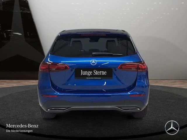 Mercedes-Benz B 220 4MATIC Progressive Sedan