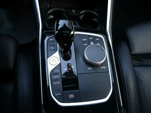 BMW 320 320d Sport Line Touring xDrive