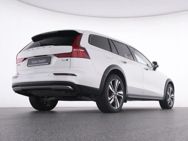 Volvo V60 Cross Country AWD Plus