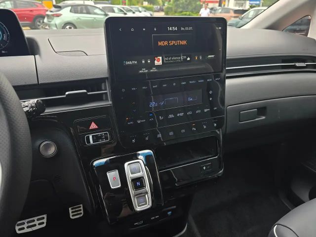 Hyundai Staria Signature