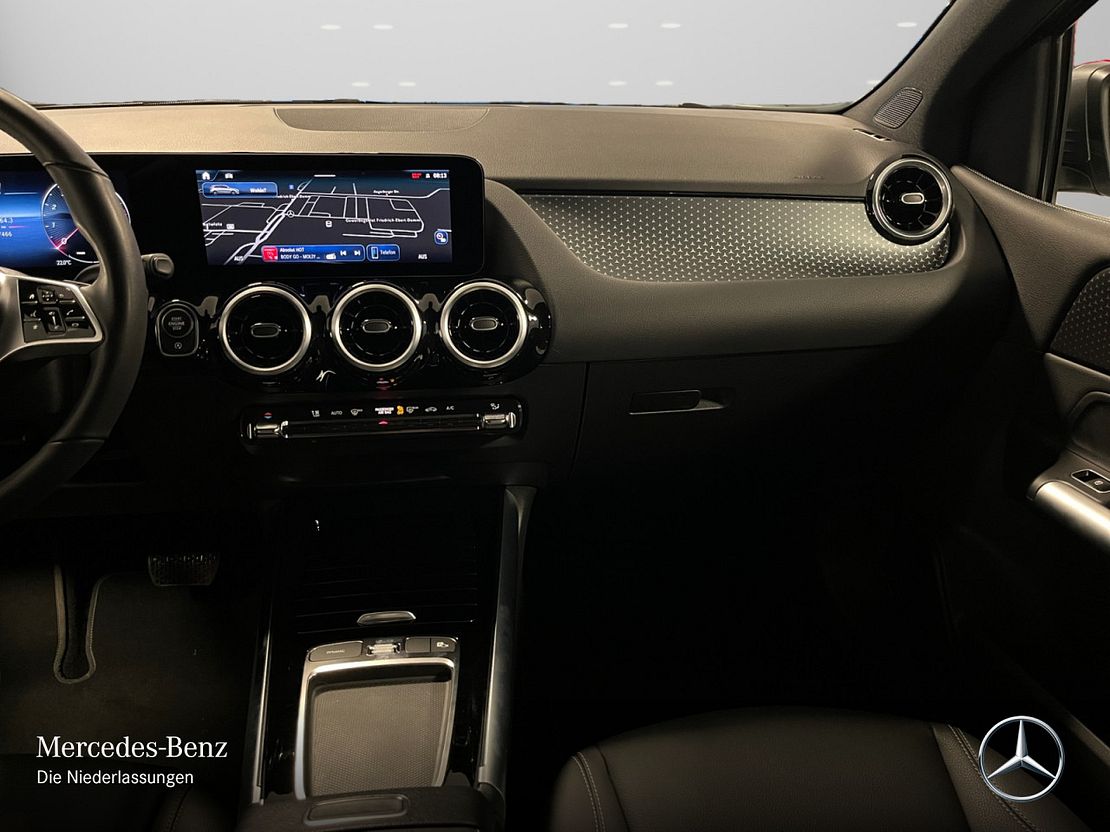 Mercedes-Benz B 200 Sedan