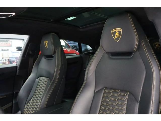 Lamborghini Urus Ceramic,Carbon,B&O Sound,Voll,Garantie06/26