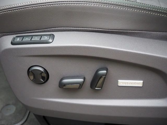 Volkswagen Multivan 2.0 TDI DSG Style T7