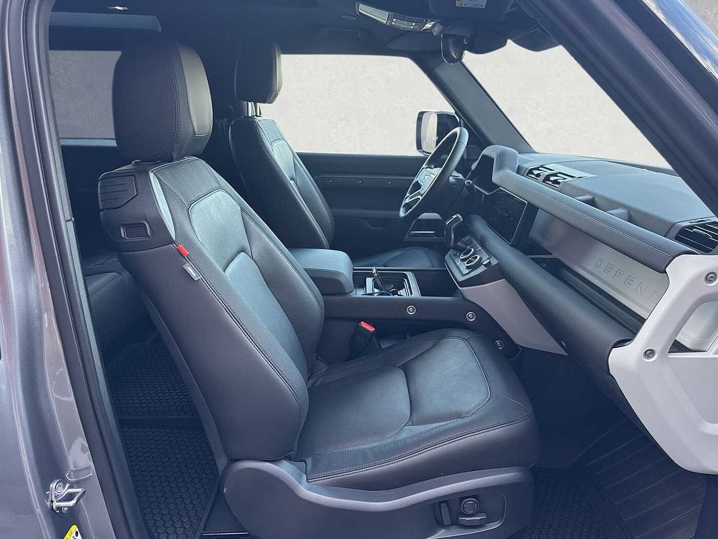 Land Rover Defender 90 Dynamic SE