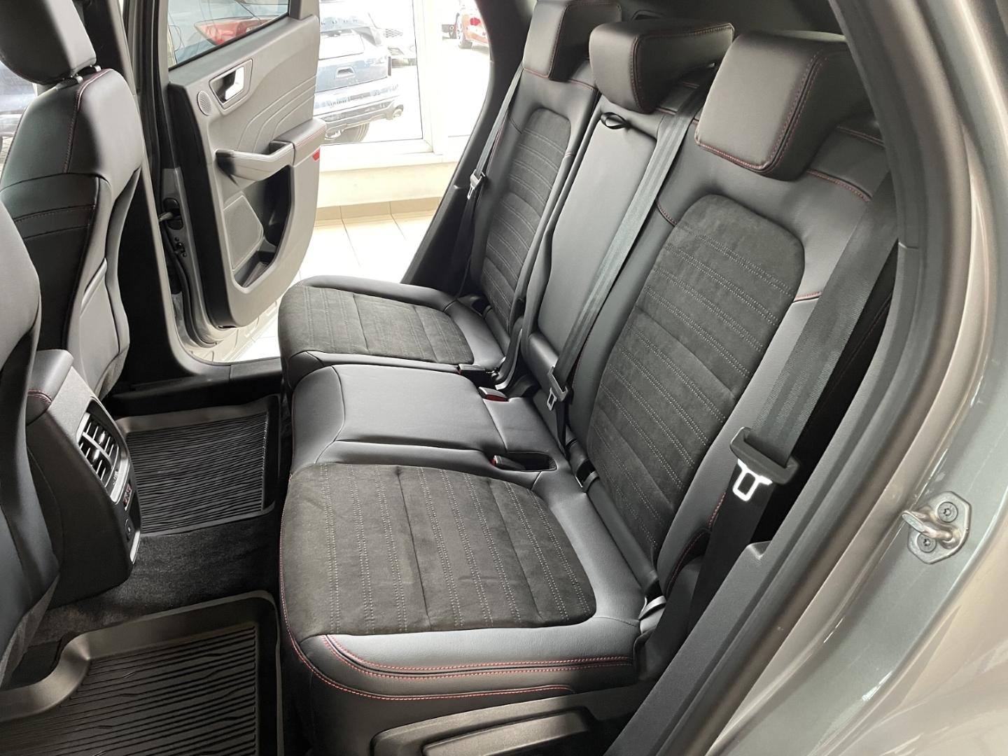 Ford Kuga Plug in Hybrid ST Line X