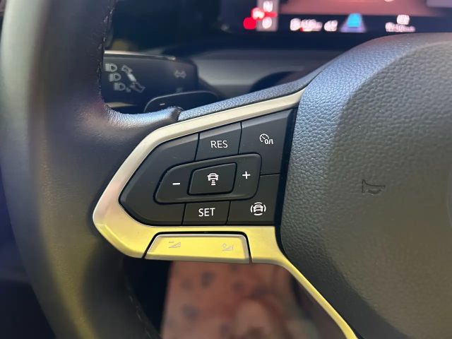 Volkswagen Golf Active