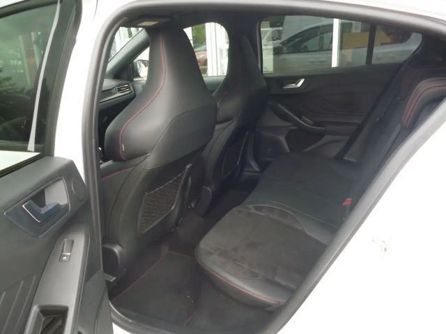 Ford Focus Limited ST Line