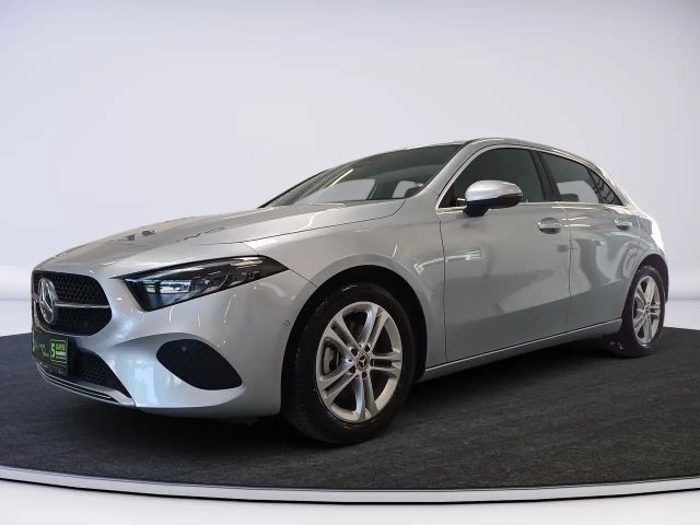 Mercedes-Benz A 180 LENKRADHEIZUNG LED HP KAMERA