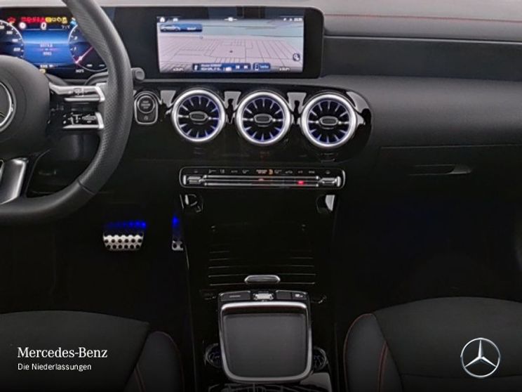 Mercedes-Benz CLA 200 AMG Line Shooting Brake