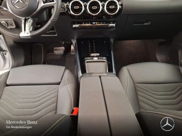 Mercedes-Benz B 200 Progressive Sedan