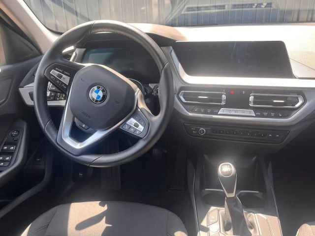 BMW 116 116i 5-deurs Sedan